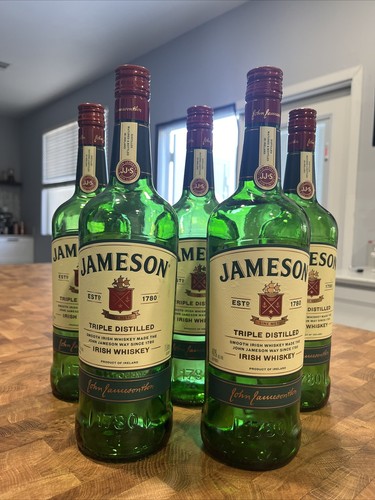 Jameson irish whiskey empty - jameson,