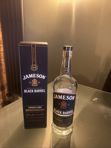 Empty jameson black barrel - empty,